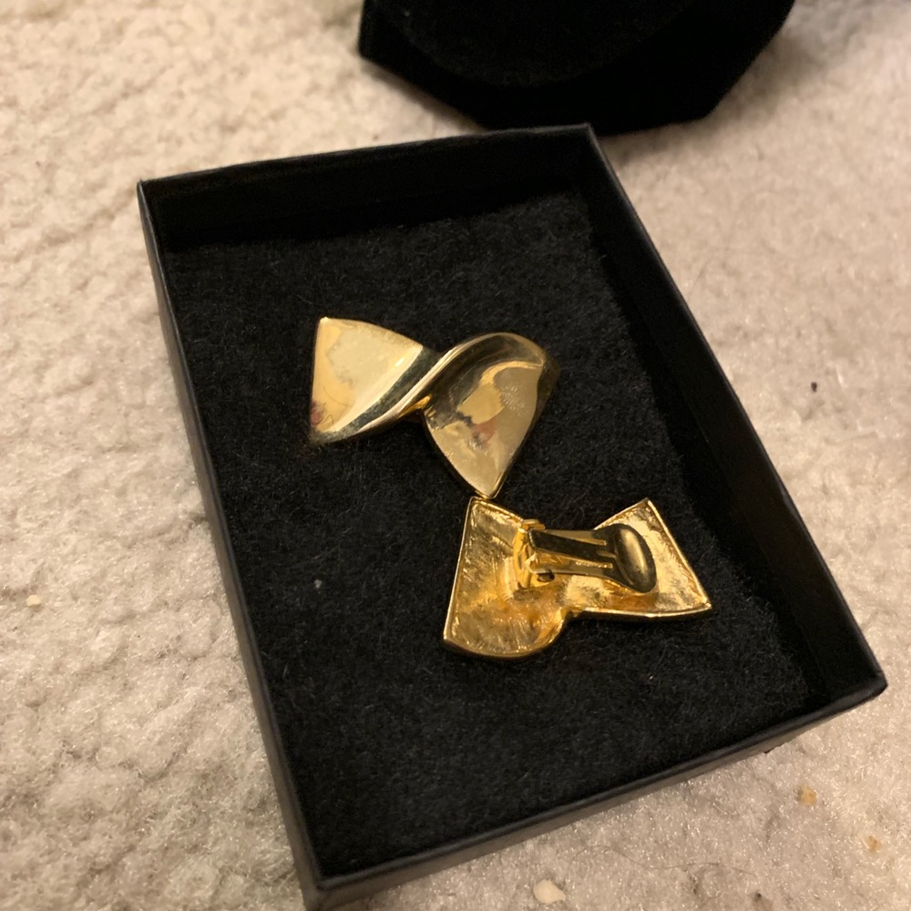 Earrings - Picture 3 of 5